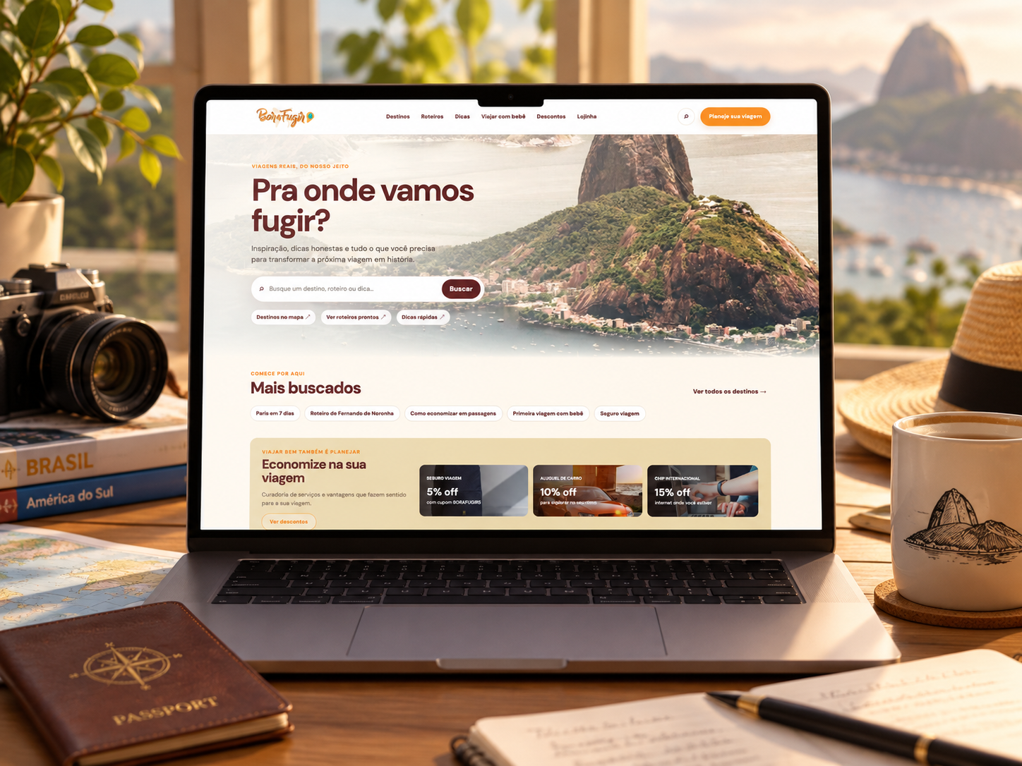 Mockup do portal de viagens Bora Fugir em um notebook